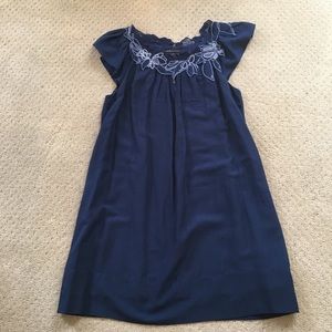 BCBG Maxazria navy embroidered short sleeve dress size 4 works as matern…